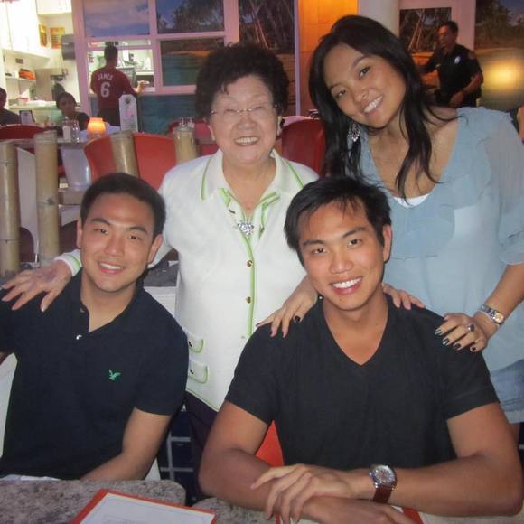 Profile Picture of Paula Matsuda (@paulamatsuda) on Poshmark