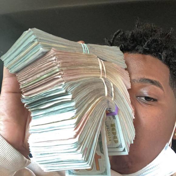 Profile Picture of Brett Morgan (@brettm25) on Poshmark