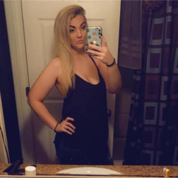 Profile Picture of Brittney Ishmael (@brittneyish92) on Poshmark