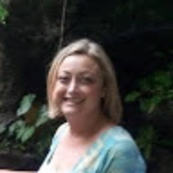 Profile Picture of Nora Wiedemann (@nora_wied) on Poshmark