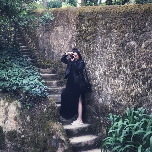 Profile Picture of Naomi Devaughn (@nomidee) on Poshmark