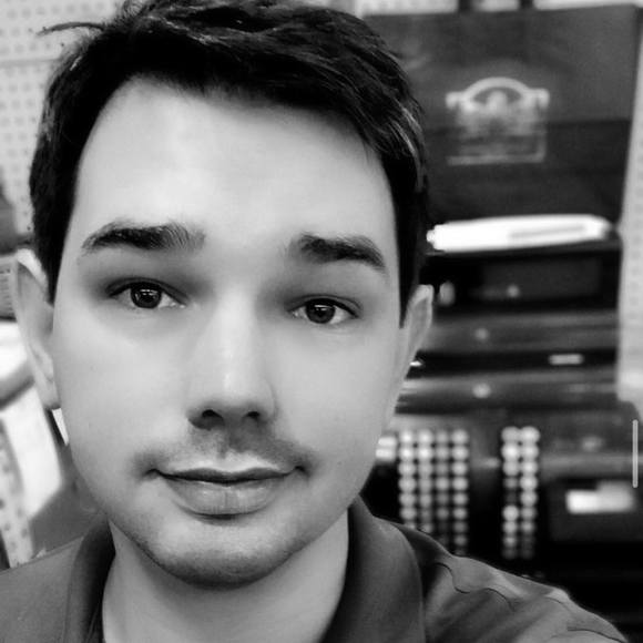 Profile Picture of Bryan Shipes (@bryanshipes) on Poshmark