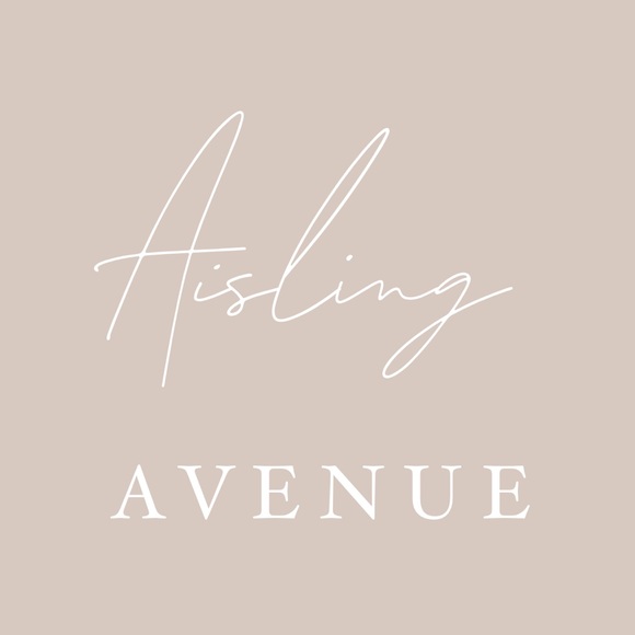Profile Picture of Aisling Avenue (@aislingavenue) on Poshmark