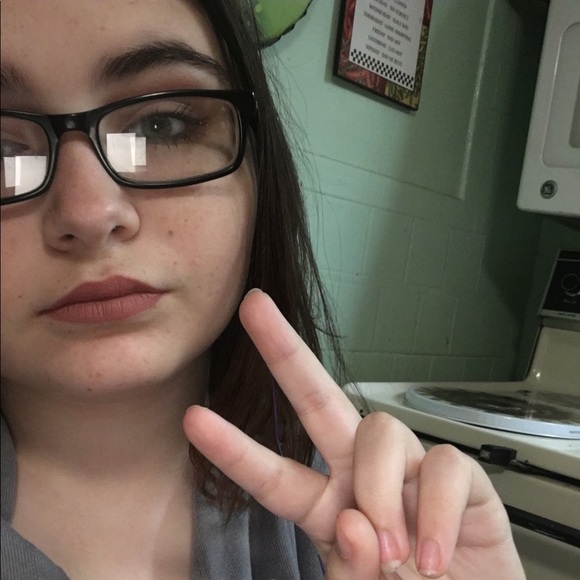 Profile Picture of Shaylynn Gray (@shaynotshai) on Poshmark