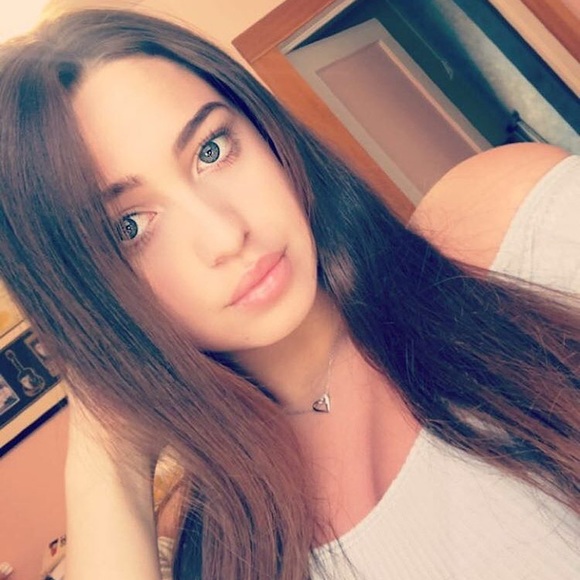 Profile Picture of Brianna Berjaoui (@briannaberjaoui) on Poshmark