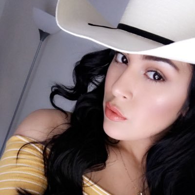 Profile Picture of Maria Arriaga (@MariaArriaga327) on Twitter