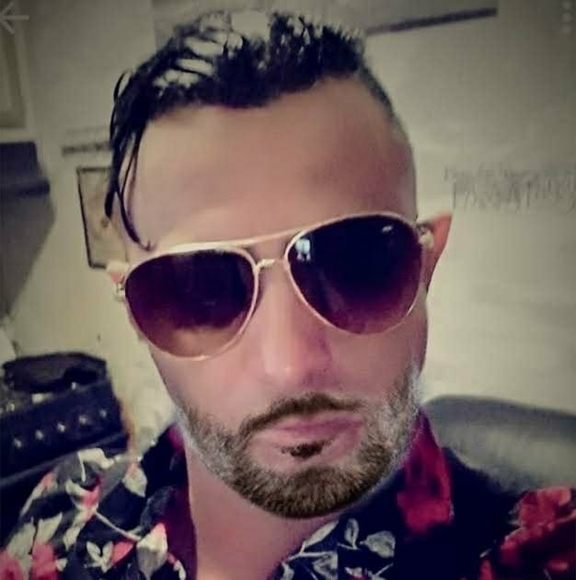 Profile Picture of David Galeano (@davidgaleano) on Poshmark