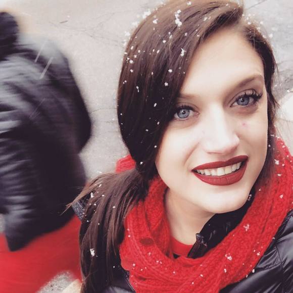 Profile Picture of Laura Brodt (@lbrodt) on Poshmark