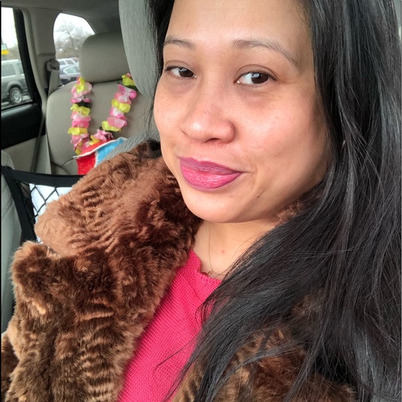 Profile Picture of Ronnie Choing (@waverlyhope76) on Poshmark