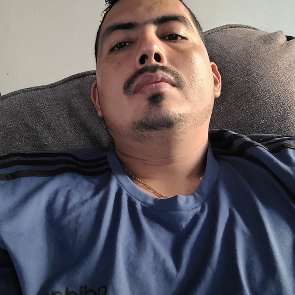 Profile Picture of Saul Alvarenga (@saulalvarenga) on Poshmark