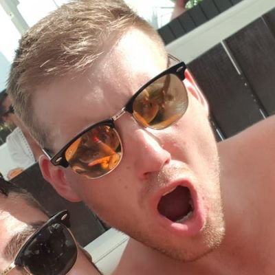 Profile Picture of Richard Field (@devon_1987) on Twitter
