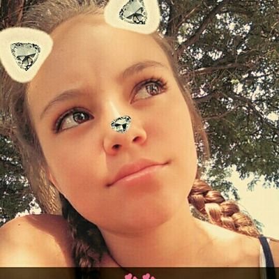 Profile Picture of Reina Lopez (@ReinaLoped) on Twitter