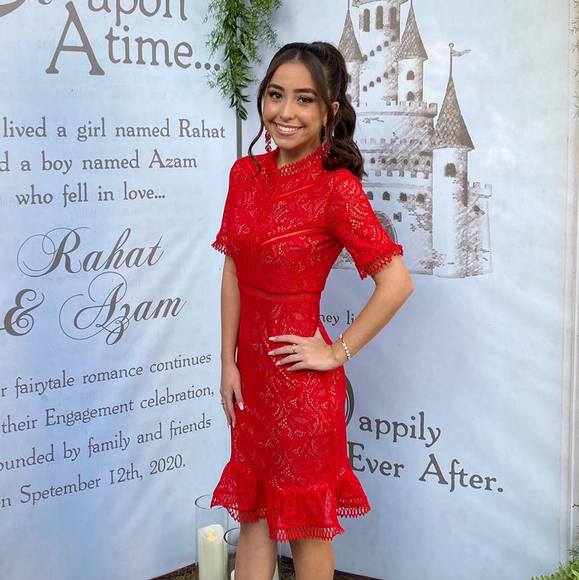 Profile Picture of Faryaal Bokhari (@faryaal091) on Poshmark