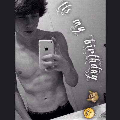 Profile Picture of Cameron (@cameron_barwick) on Twitter