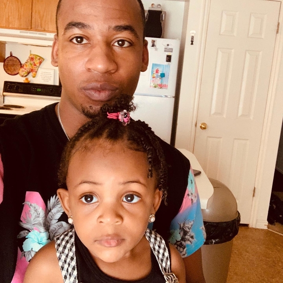 Profile Picture of Jaz Johnstun (@staticshox) on Poshmark