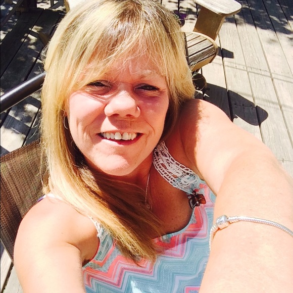 Profile Picture of Kimberly Dambrosio (@dambrk01) on Poshmark