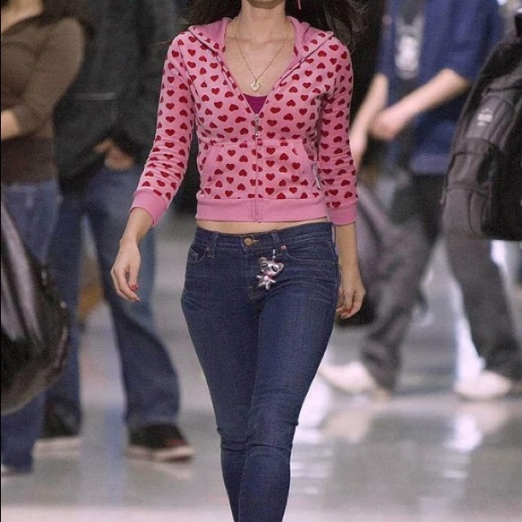 Profile Picture of Sophie Schmidtke (@sophieschmidtke) on Poshmark