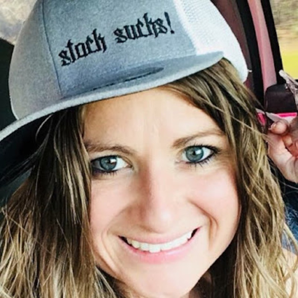 Profile Picture of Kari Sallette (@karisallette) on Poshmark