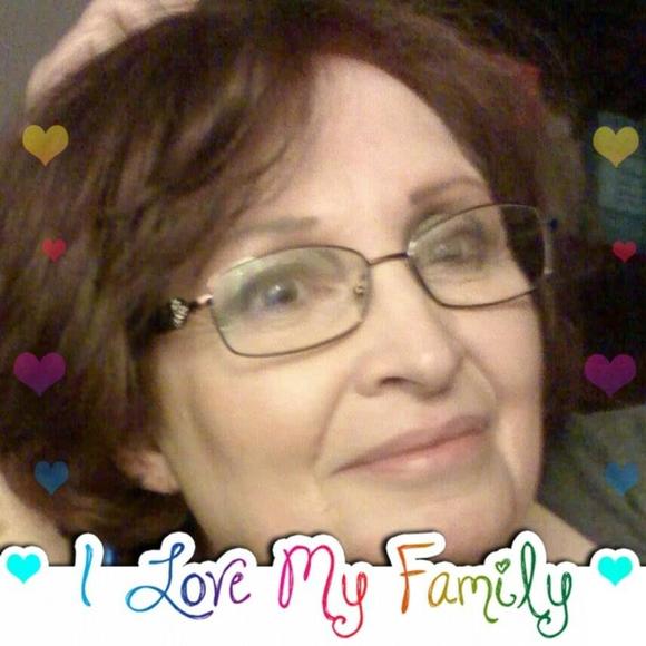 Profile Picture of Cheryn Lillevolden (@cherathome84) on Poshmark