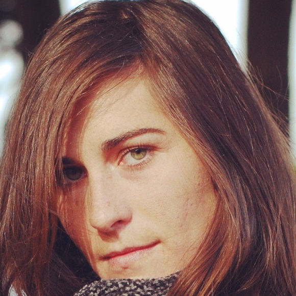Profile Picture of Erica Hyland (@outofthe_closet) on Poshmark