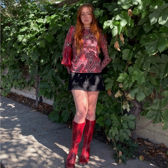 Profile Picture of Olivia Bolish (@livbolish) on Poshmark