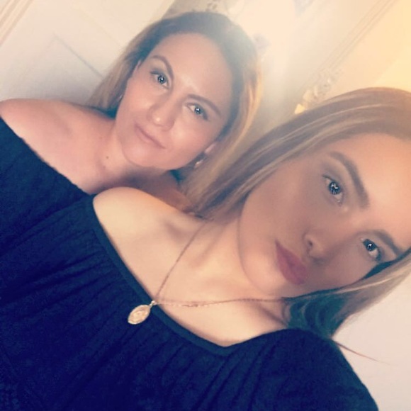 Profile Picture of Veronica Sanchez (@veruchiz) on Poshmark