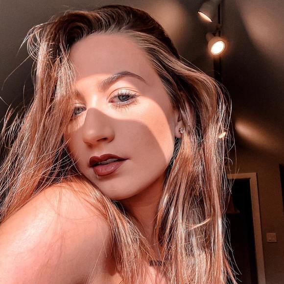 Profile Picture of Brooke Gannon (@brookecdds) on Poshmark