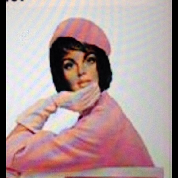 Profile Picture of Cat Kepley (@myoldyourgold) on Poshmark