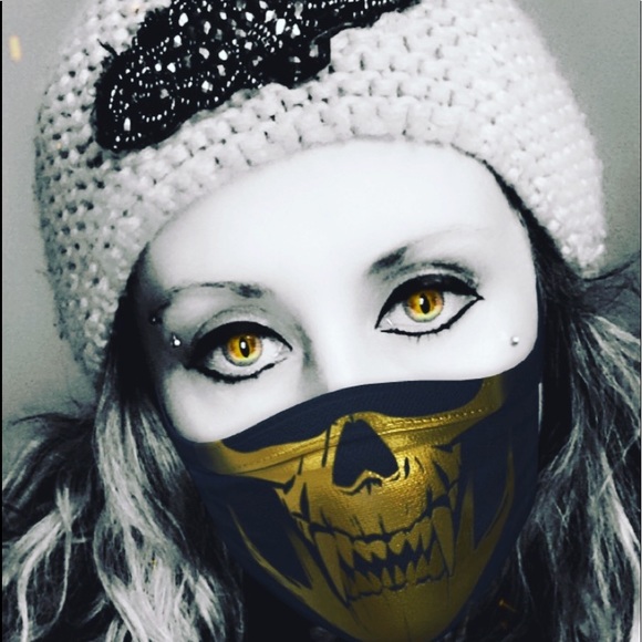 Profile Picture of Crystal Clarke (@crystalvclarke) on Poshmark