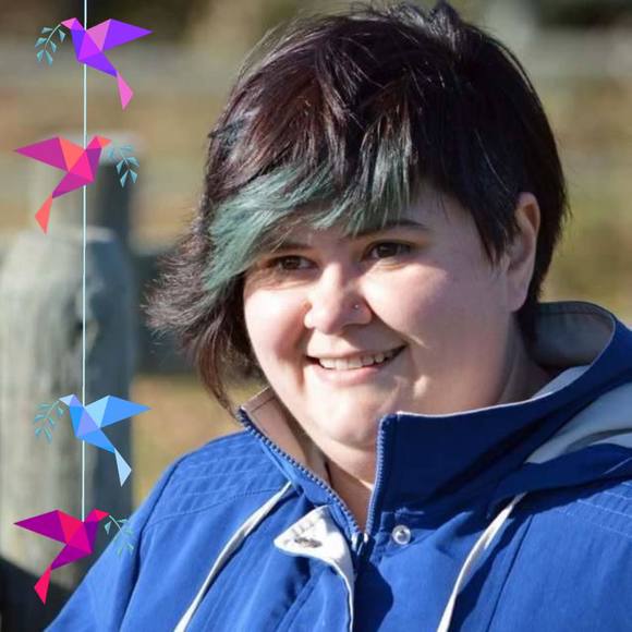 Profile Picture of Julia Cave (@julia_cave) on Poshmark