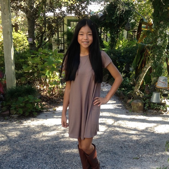 Profile Picture of Zoie Daughtry (@zoiedaughtry) on Poshmark