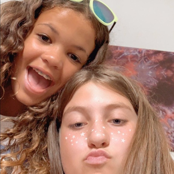 Profile Picture of Taylor Farrell (@taylorfarrel900) on Poshmark