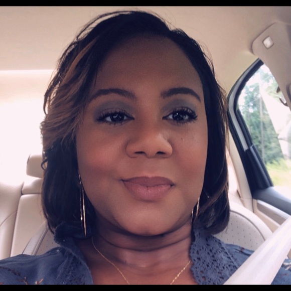 Profile Picture of Janice Bradley (@janicebrad21) on Poshmark