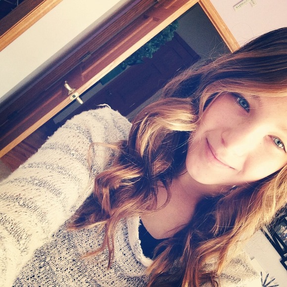 Profile Picture of Kaitlyn Keen (@kaitt_05) on Poshmark