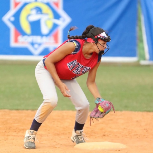 Profile Picture of Amanda Pou (@56amanda3471) on Poshmark