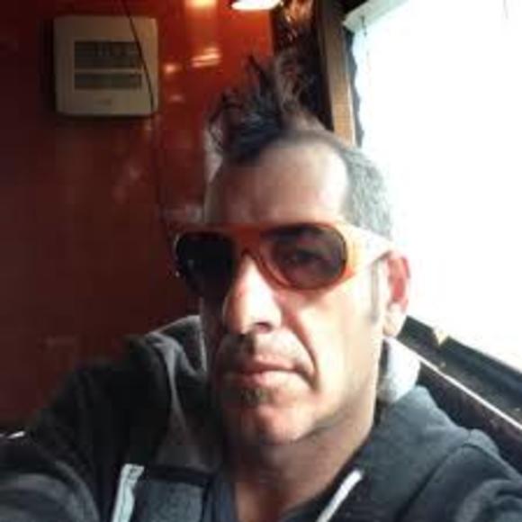 Profile Picture of Jeff Clemons (@teteighshowesph) on Poshmark