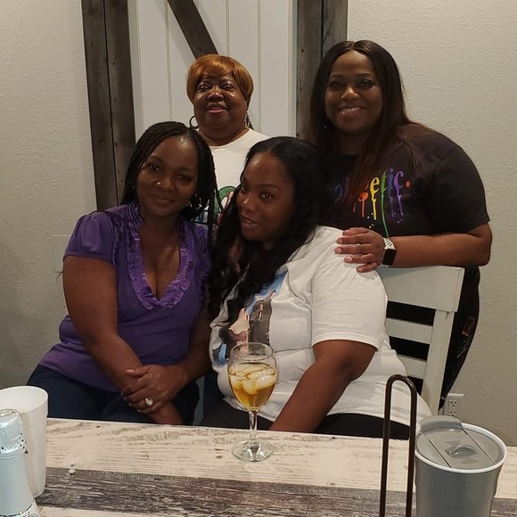 Profile Picture of Lisa Lathan (@lisalathan54) on Poshmark