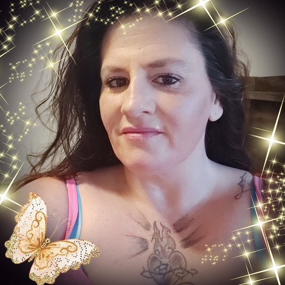 Profile Picture of Thomasina Casaus (@thomasinacasaus) on Poshmark