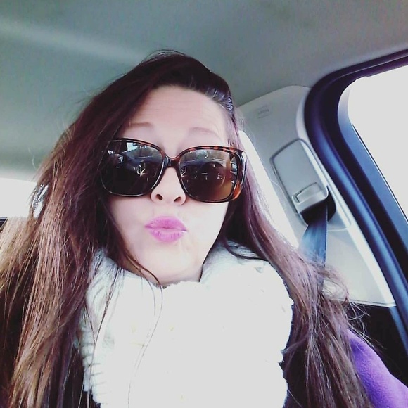 Profile Picture of Dawn Maurelli (@dmaurelli) on Poshmark