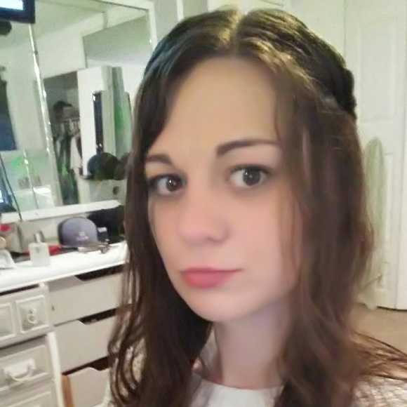 Profile Picture of Brandy Crittendon (@brandybbug) on Poshmark