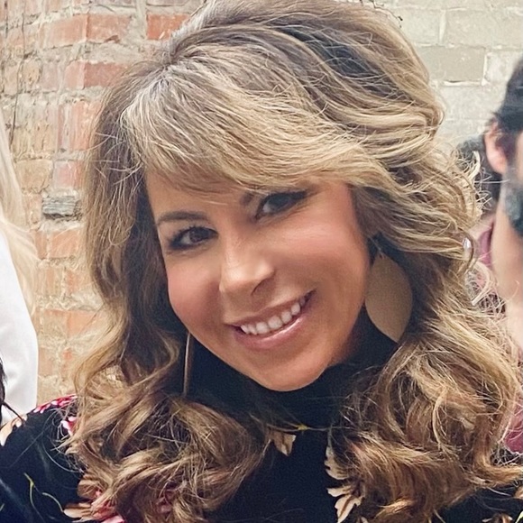 Profile Picture of Jana Pool (@jlpool) on Poshmark