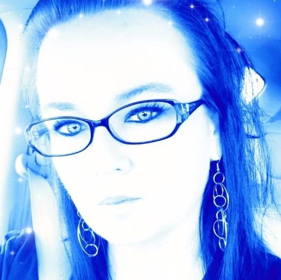 Profile Picture of Kandis Hansen (@kandismcalister) on Poshmark