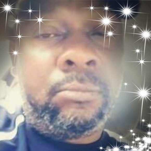 Profile Picture of Robert Wesley (@robertwesley) on Poshmark
