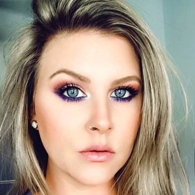 Profile Picture of Ashley (@ashleygross86) on Twitter