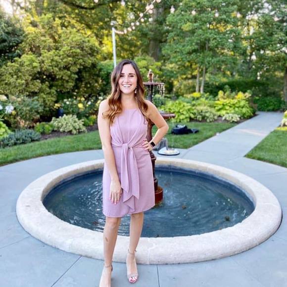 Mia Deritis - Poshmark Profile Picture of Mia Deritis (@miaderitis) on Poshmark