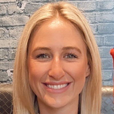 Profile Picture of Carly Hicks (@carlyhicks_) on Twitter