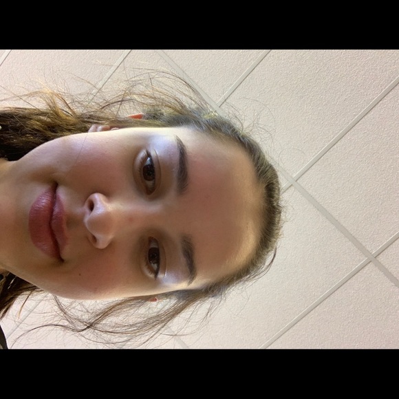 Profile Picture of Carley Casteline (@carleycasteline) on Poshmark