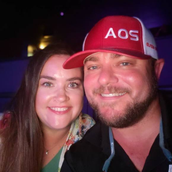 Leslie Muehr - Poshmark Profile Picture of Leslie Muehr (@lesliemuehr) on Poshmark