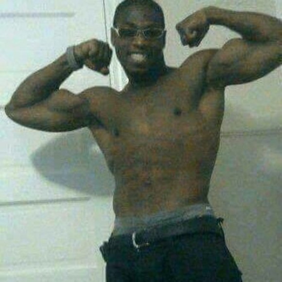 Profile Picture of Raymond Boykins (@sexyman35) on Poshmark