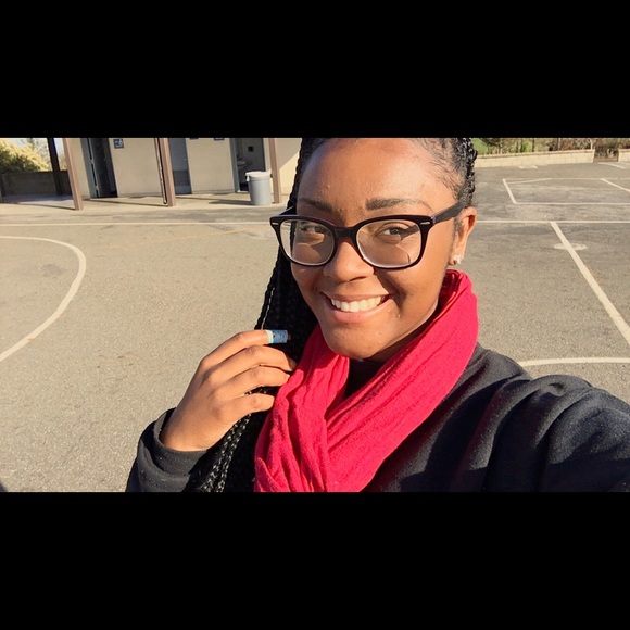 Ghanai Goudeaux - Poshmark Profile Picture of Ghanai Goudeaux (@sheizlobe) on Poshmark